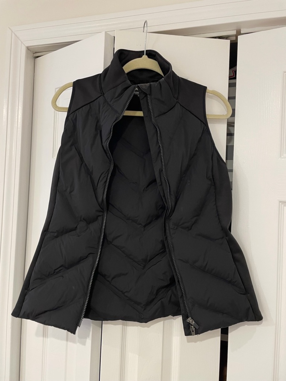 Athleta Black Quilted Sleeveless Puffer Vest